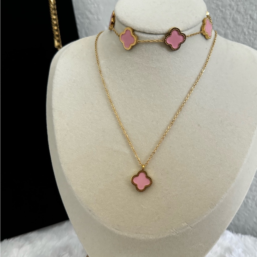 Pink clover set - Picture 4 of 5